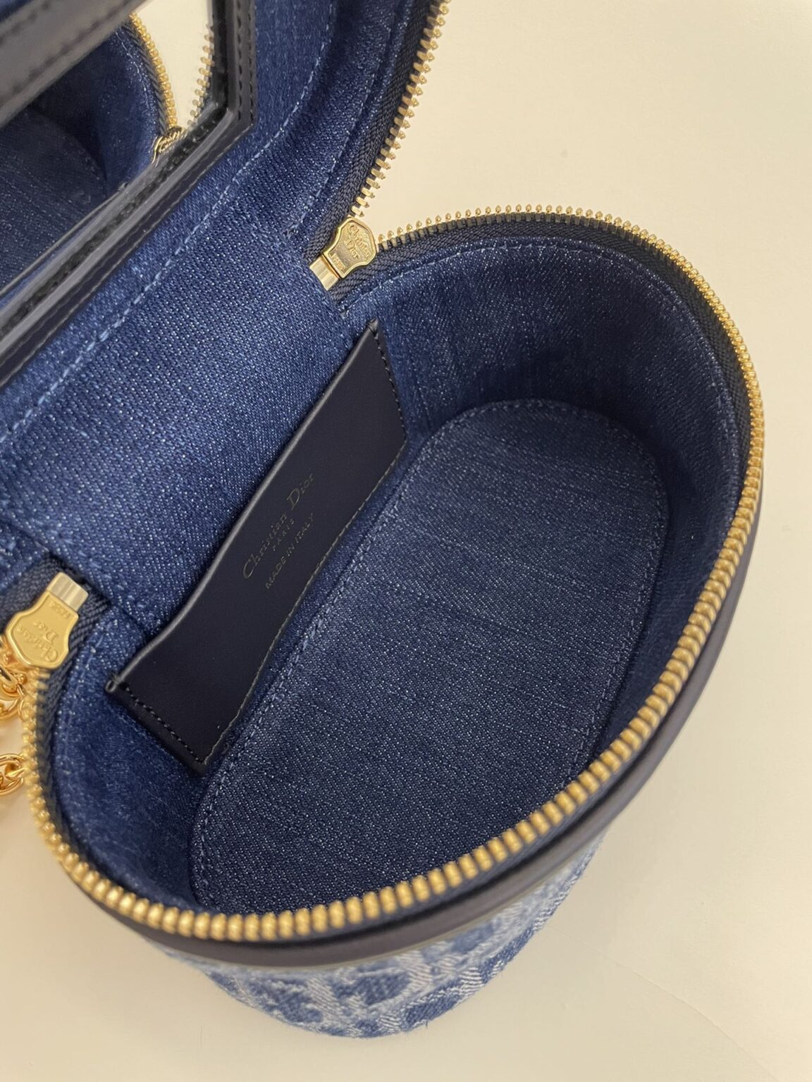 img_d39c4a05_20240605_i1717556413_4155_5.jpg Dior 30 Montaigne Vanity Denim Blue