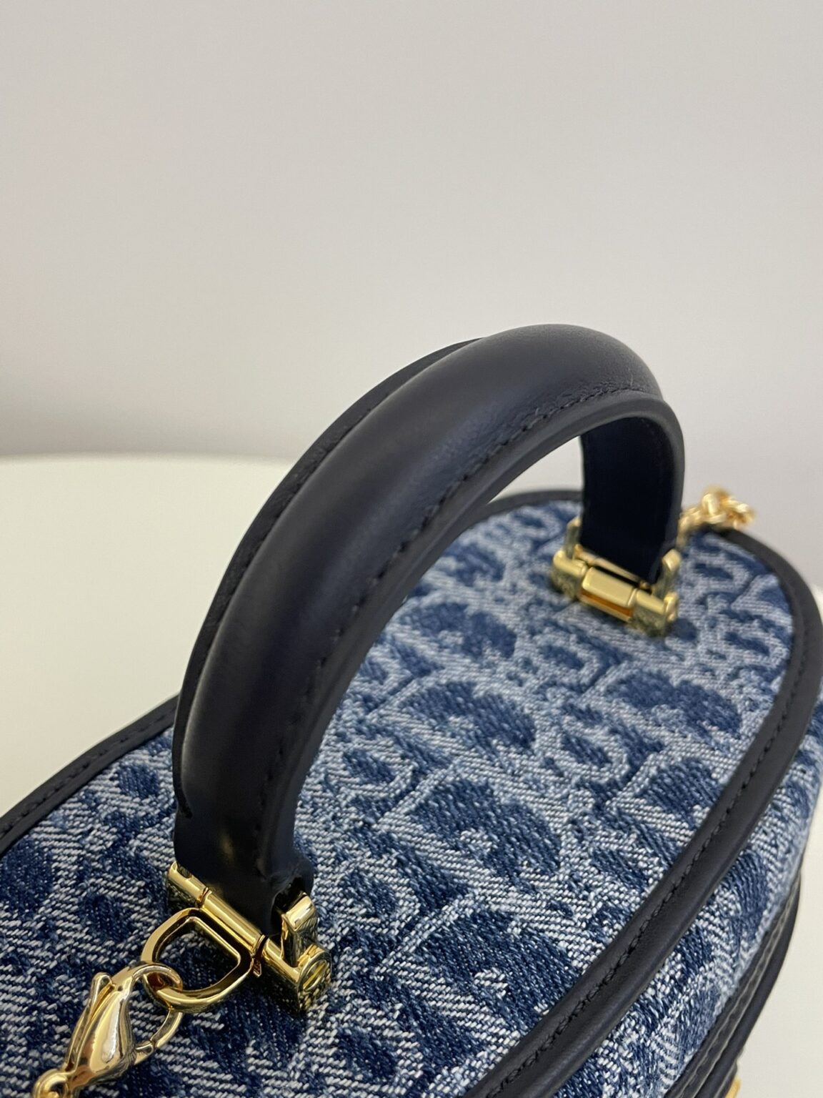 img_d39c4a05_20240605_i1717556413_6106_8.jpg Dior 30 Montaigne Vanity Denim Blue