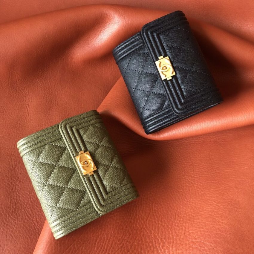 1559654113_3138666319_1 Chanel Le Boy Compact Wallet - chanel boy wallet replica front view