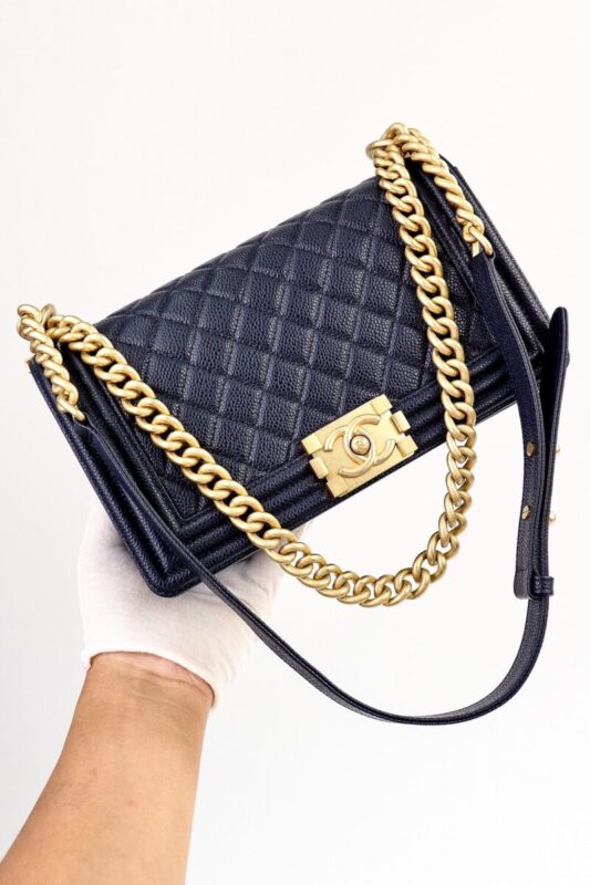 20210807_i1628332091_2711_0.jpg CHANEL Le Boy Dark Blue - chanel boy bag replica front view