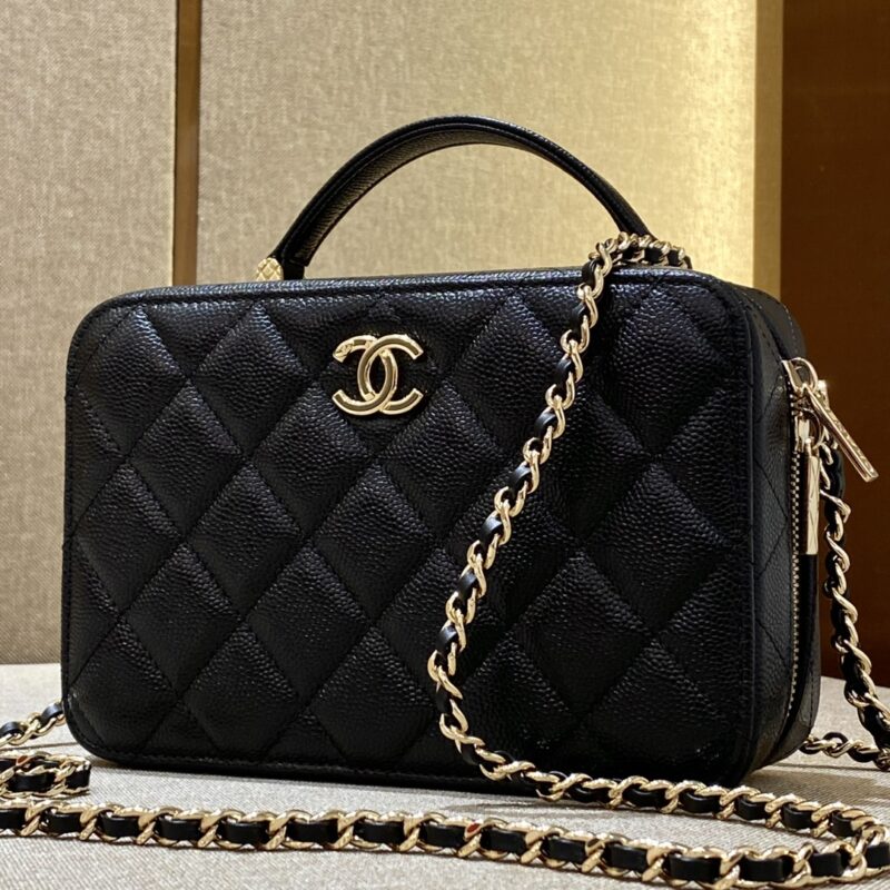 20220526_i1653549201_4971_1.jpg CHANEL 22 Camera Bag - fake chanel 22 camera front view