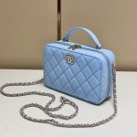 20220609_i1654751565_5132_0.jpg CHANEL 22 Camera Bag Blue - fake chanel camera blue front view