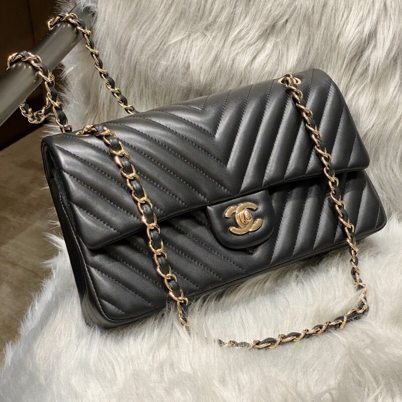 20220613_i1655105841_7900_0.jpg CHANEL Classic Flap 25cm V Black - chanel chevron bag replica front view