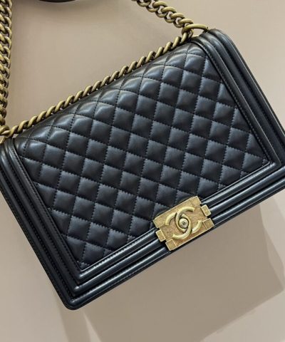 CHANEL Le Boy Large Black - fake chanel boy bag front view