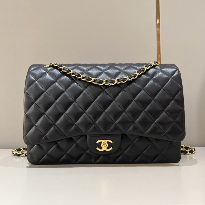 20221031_i1667150639_1025_0.jpg CHANEL Classic Flap 33cm Maxi - chanel maxi flap replica front view