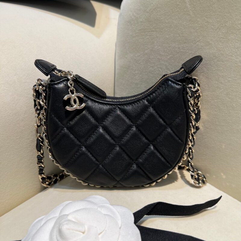 20230412_a1681284659604_0353.jpg CHANEL 23P Chain Around Crescent Hobo - chanel hobo bag dupe front view