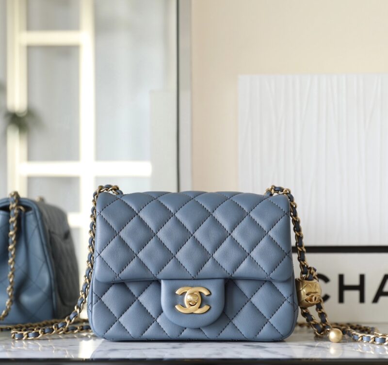 20231022_i1697947685_8411_2.jpg CHANEL CF 17cm Golden Ball - chanel golden ball replica front view