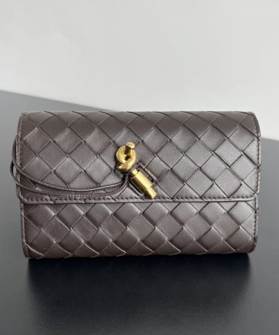 Replica Bottega Veneta Andiamo Clutch Wallet
