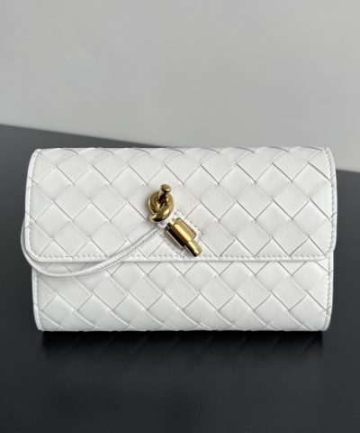 Bottega Veneta Andiamo Clutch Wallet White - View 5 | Intrecciato Detail