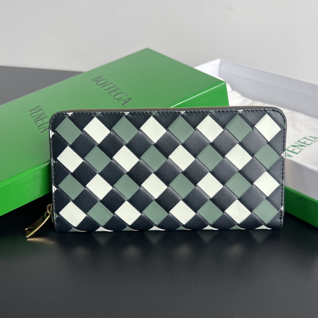 20240802_i1722581418_8382_0.jpg Bottega Veneta Zip Long Wallet Grid - Premium Italian Leather Replica | LuxeCarryMe