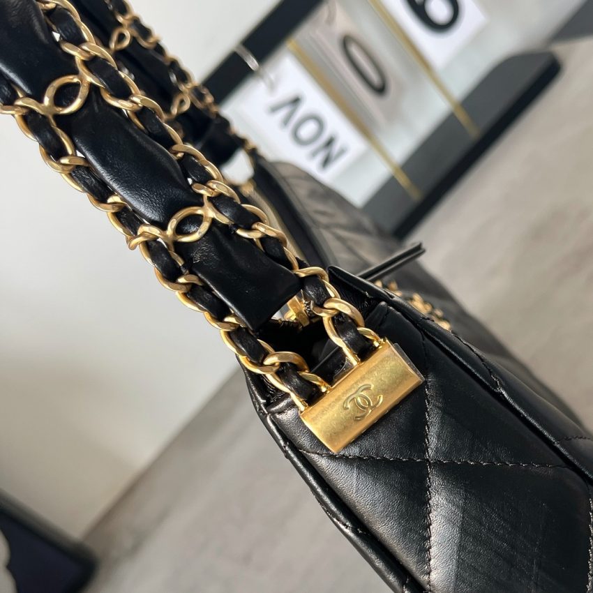 49573_g5 CHANEL 23k armpit bag small - chanel armpit bag small replica detail 5