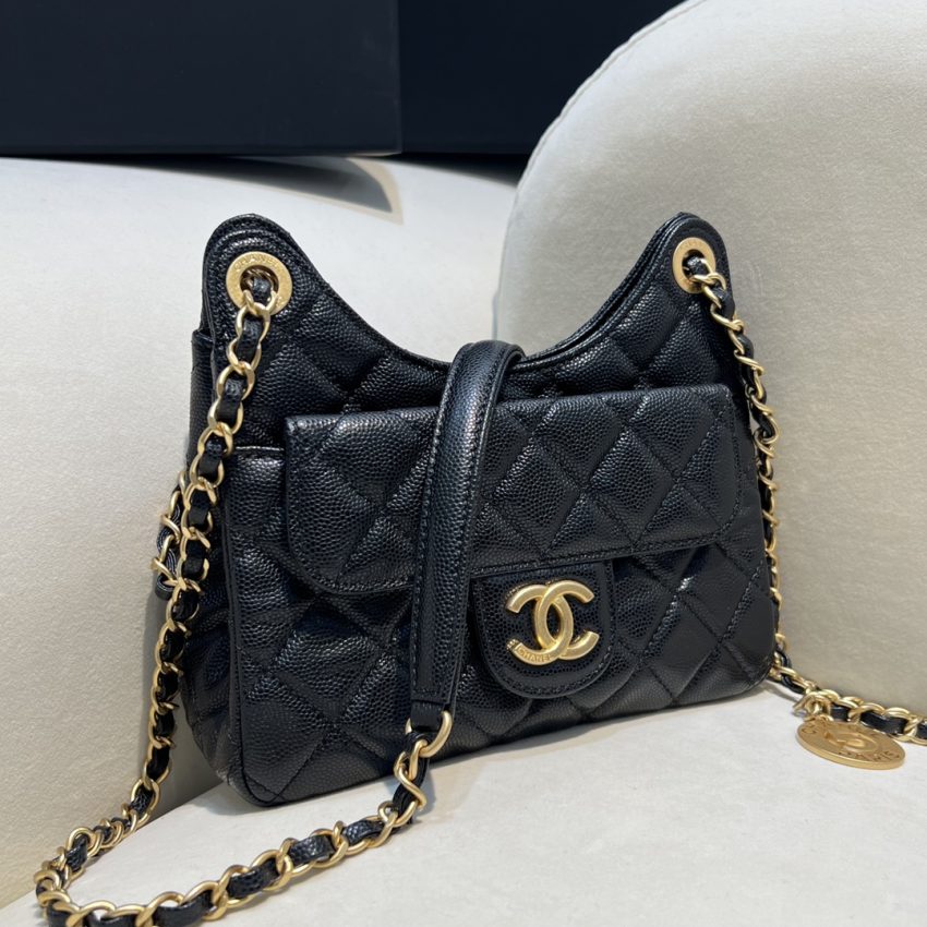 CHANEL 23c Hobo Small Black - chanel 23c hobo black dupe detail 2