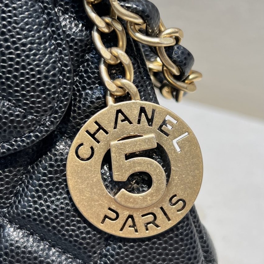 CHANEL 23c Hobo Small Black - chanel 23c hobo black dupe detail 4