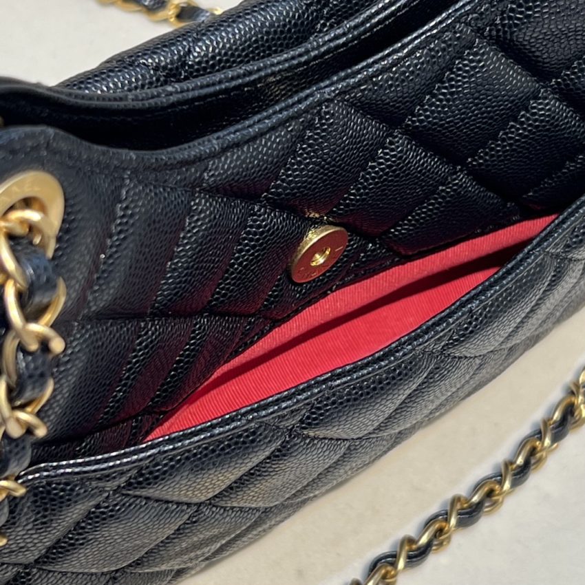 CHANEL 23c Hobo Small Black - chanel 23c hobo black dupe detail 6