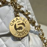 CHANEL 23c Hobo Small White - chanel hobo small white dupe detail 4