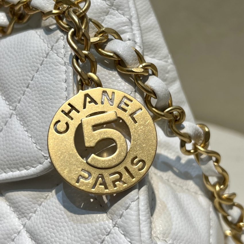 CHANEL 23c Hobo Small White - chanel hobo small white dupe detail 4