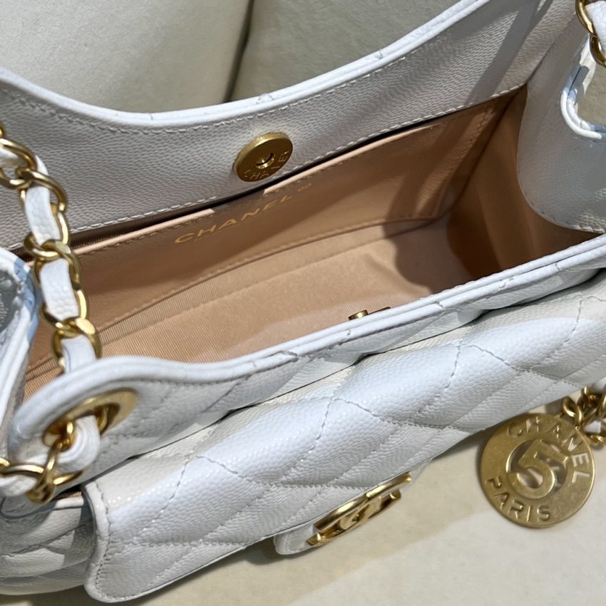 CHANEL 23c Hobo Small White - chanel hobo small white dupe detail 5