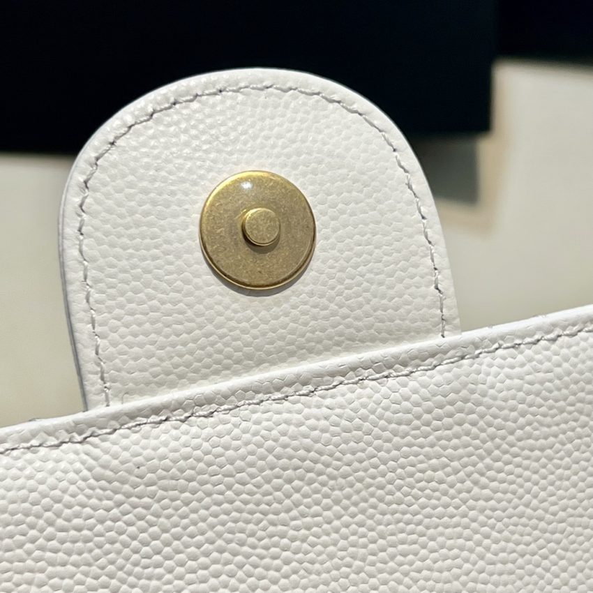 CHANEL 23c Hobo Small White - chanel hobo small white dupe detail 9
