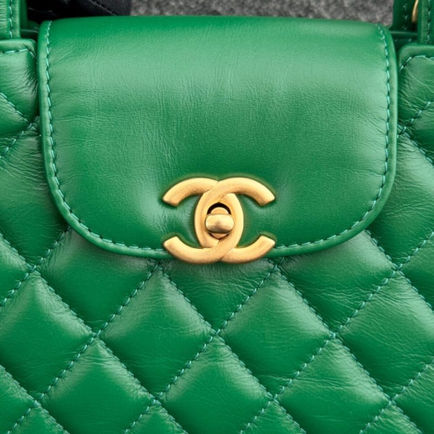 CHANEL 23k Kelly Green - chanel kelly green replica detail 3