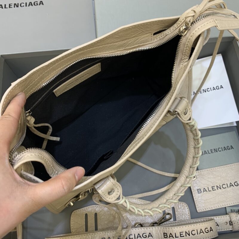 balenciaga-agneau-apricot-gallery-6