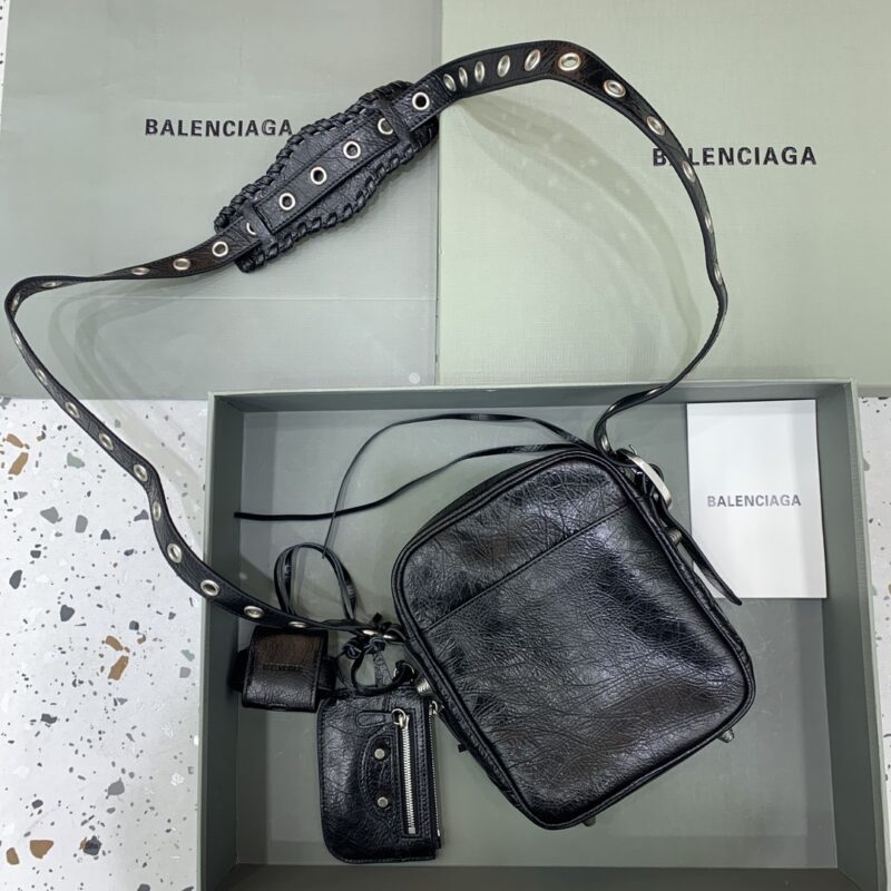 balenciaga-cagole-crossbody-gallery-1