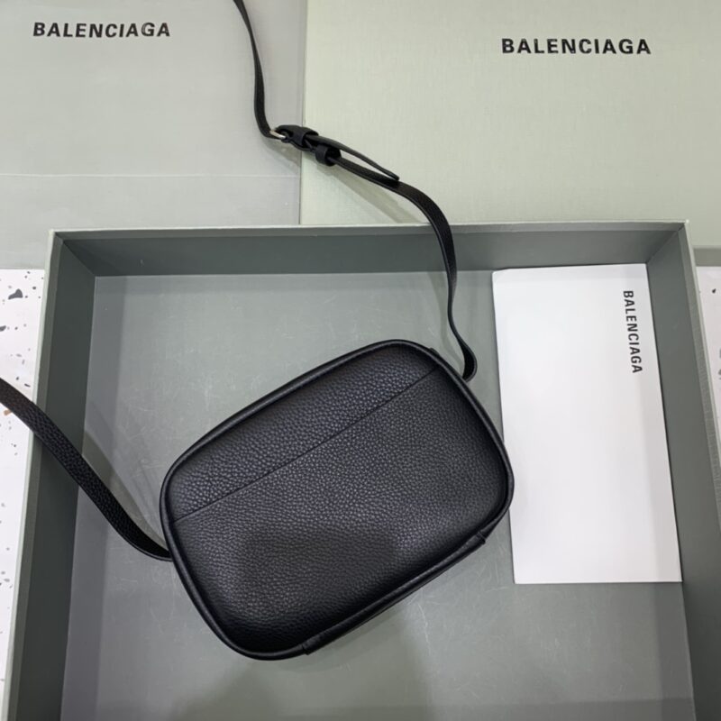 balenciaga-camera-bag-gallery-3