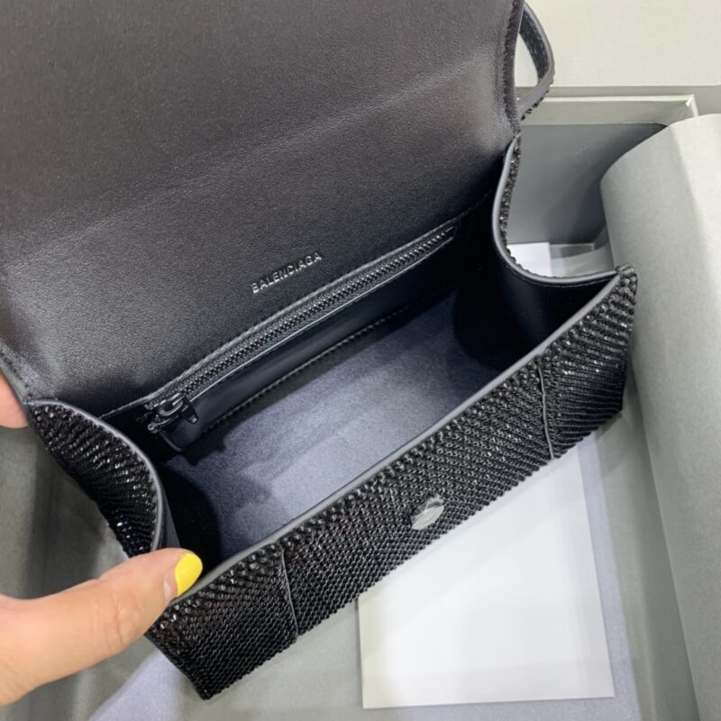 balenciaga-diamond-black-gallery-6