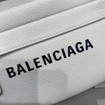 balenciaga-everyday-bag-white-gallery-2