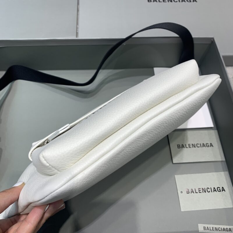 balenciaga-everyday-bag-white-gallery-3