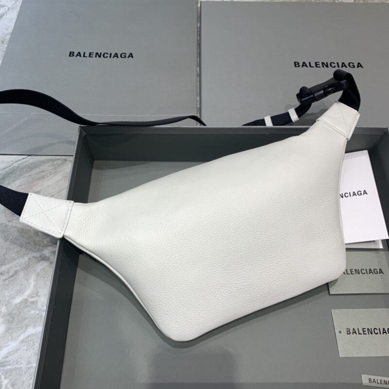 balenciaga-everyday-bag-white-gallery-4