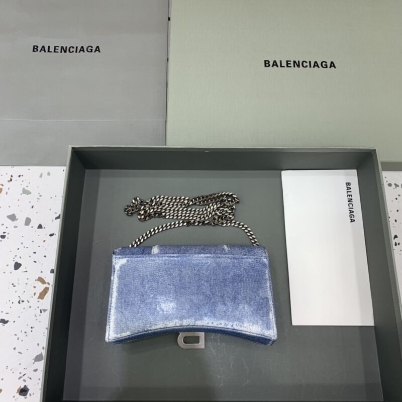 balenciaga-hourglass-on-chain-denim-gallery-2