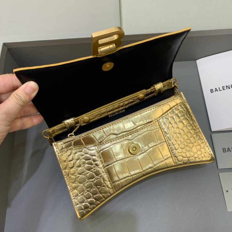 balenciaga-hourglass-on-chain-gold-gallery-8