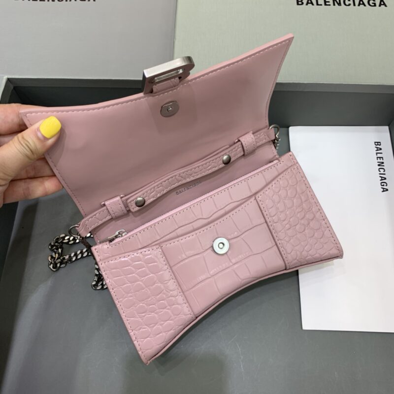 balenciaga-hourglass-on-chain-pink-gallery-7