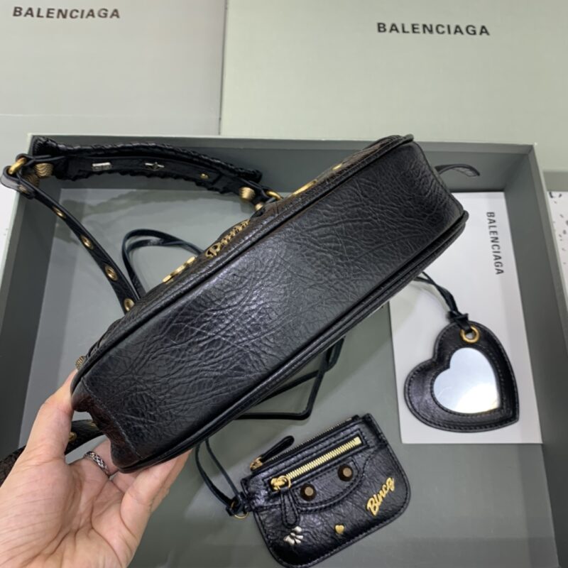 balenciaga-le-cagole-black-gallery-2