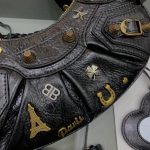 balenciaga-le-cagole-black-gallery-7