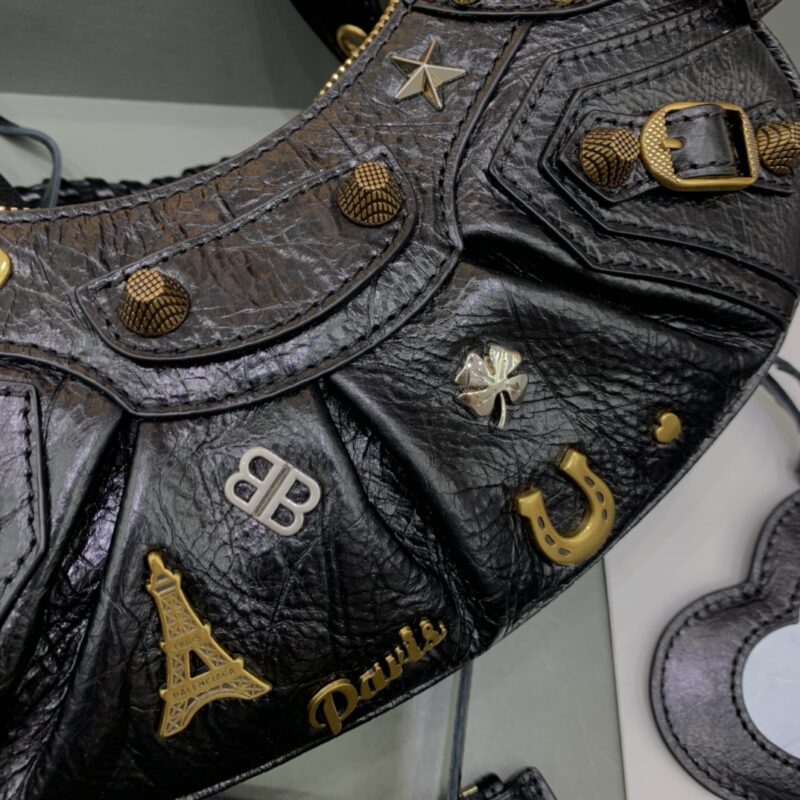 balenciaga-le-cagole-black-gallery-7