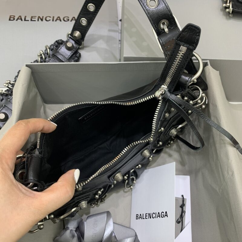 balenciaga-le-cagole-black-silver-gallery-7