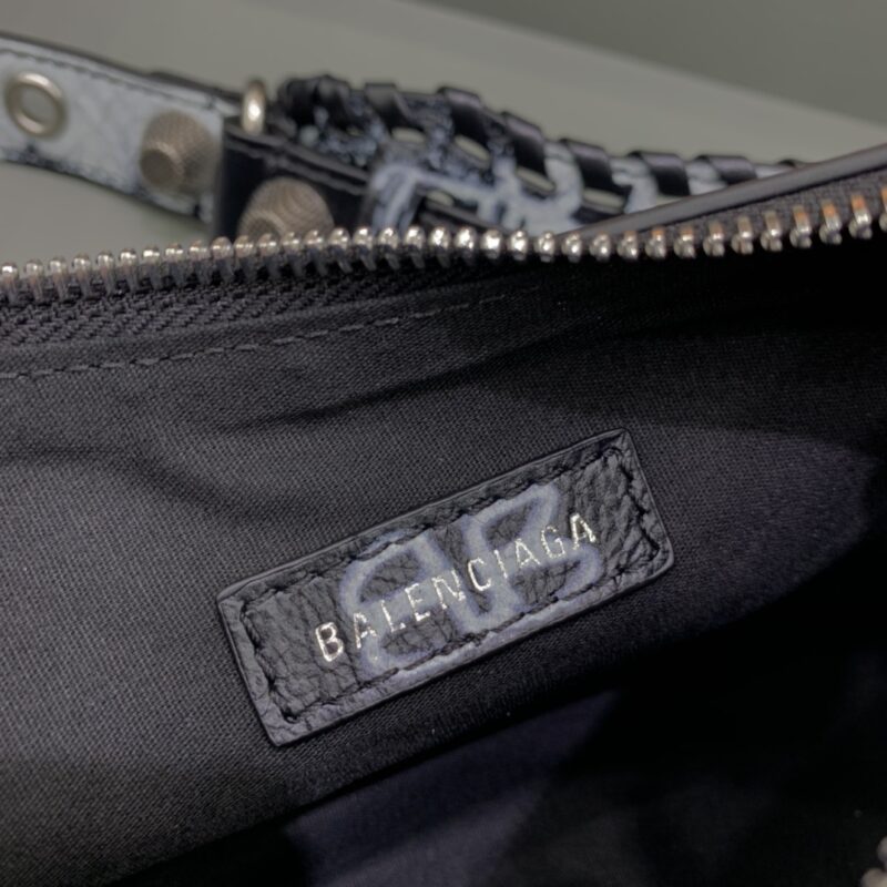 balenciaga-le-cagole-graffiti-black-gallery-3