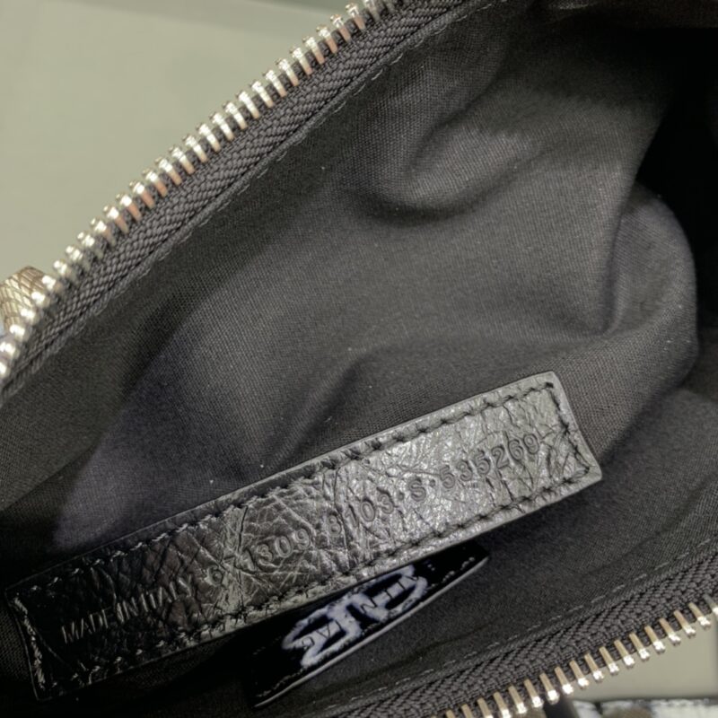 balenciaga-le-cagole-graffiti-black-gallery-5