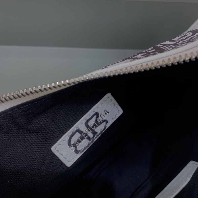 balenciaga-le-cagole-graffiti-white-gallery-5