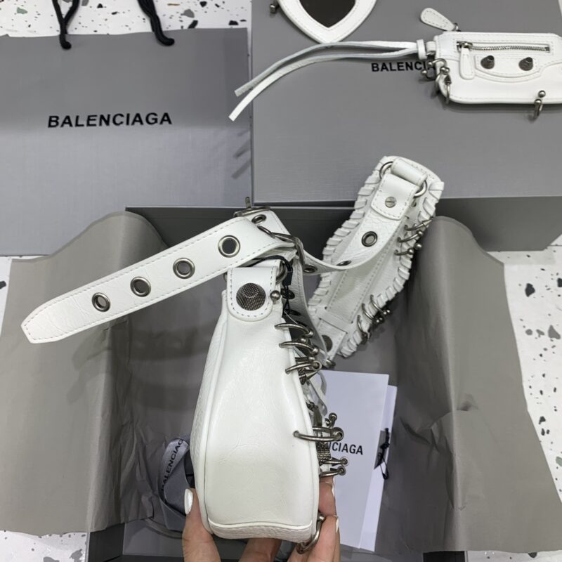 balenciaga-le-cagole-white-gallery-2