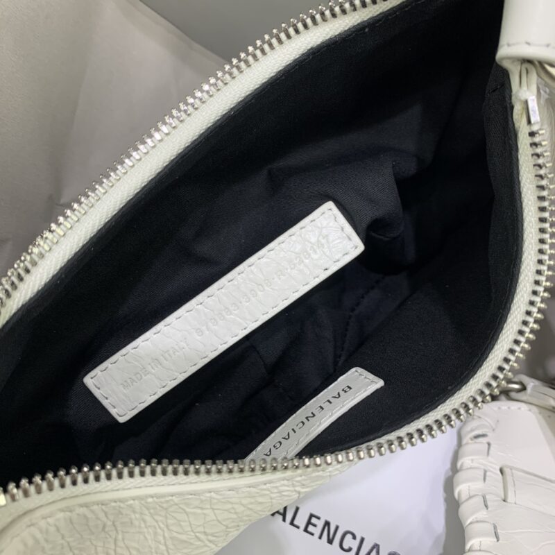 balenciaga-le-cagole-white-gallery-3