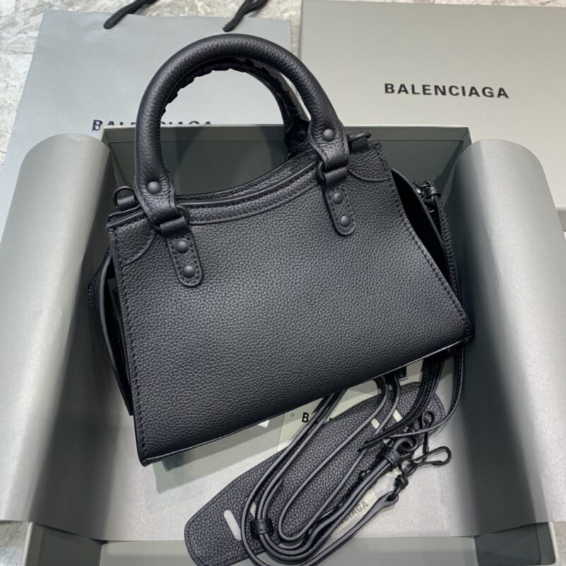 balenciaga-neo-classic-city-black-gallery-1