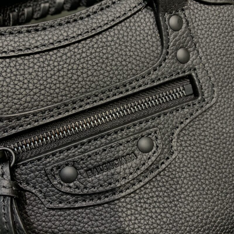 balenciaga-neo-classic-city-black-gallery-4