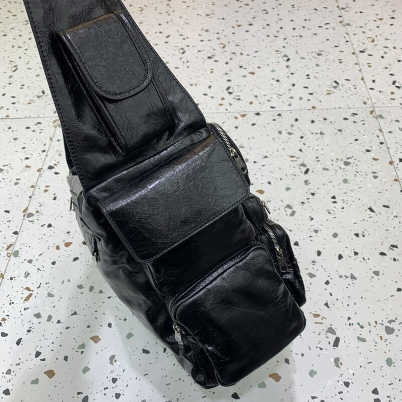 balenciaga-superbusy-large-black-gallery-2