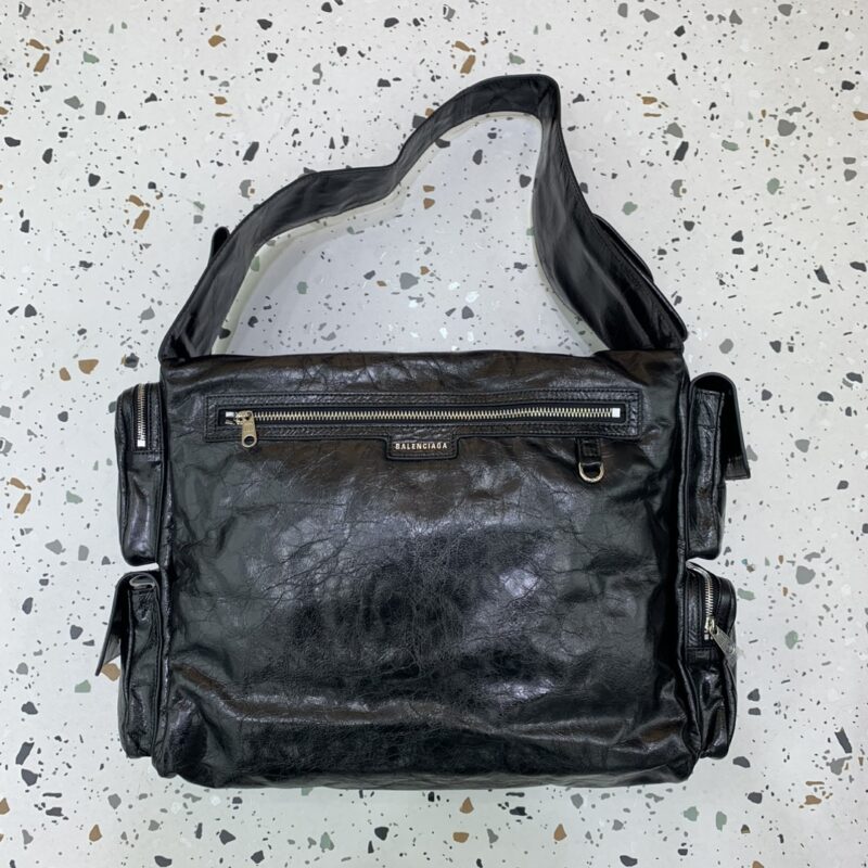 balenciaga-superbusy-large-black-gallery-7