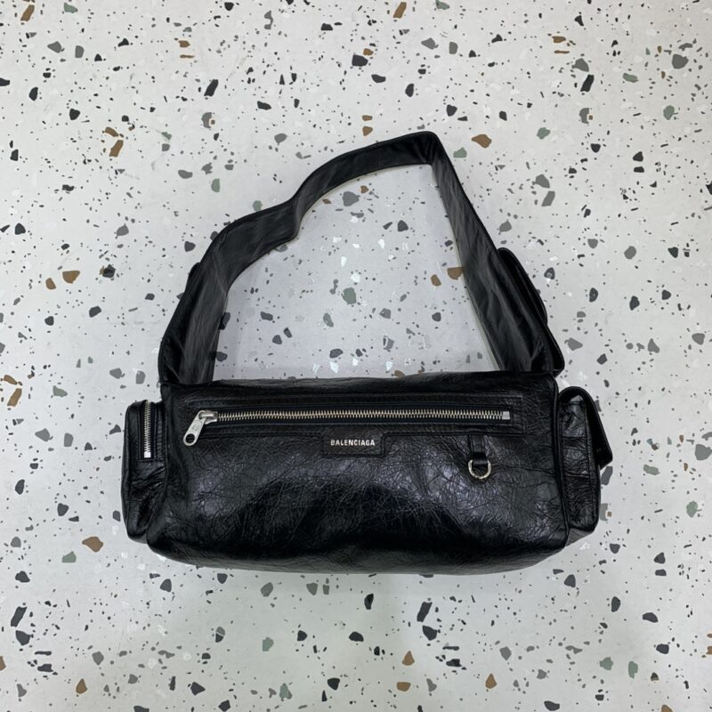balenciaga-superbusy-small-black-gallery-2