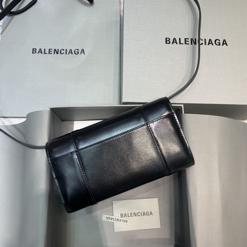 balenciaga-waist-bag-gallery-2