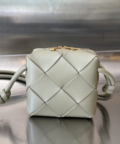 Bottega Veneta Cassette Cub Basalt - View 2 | Intrecciato Detail
