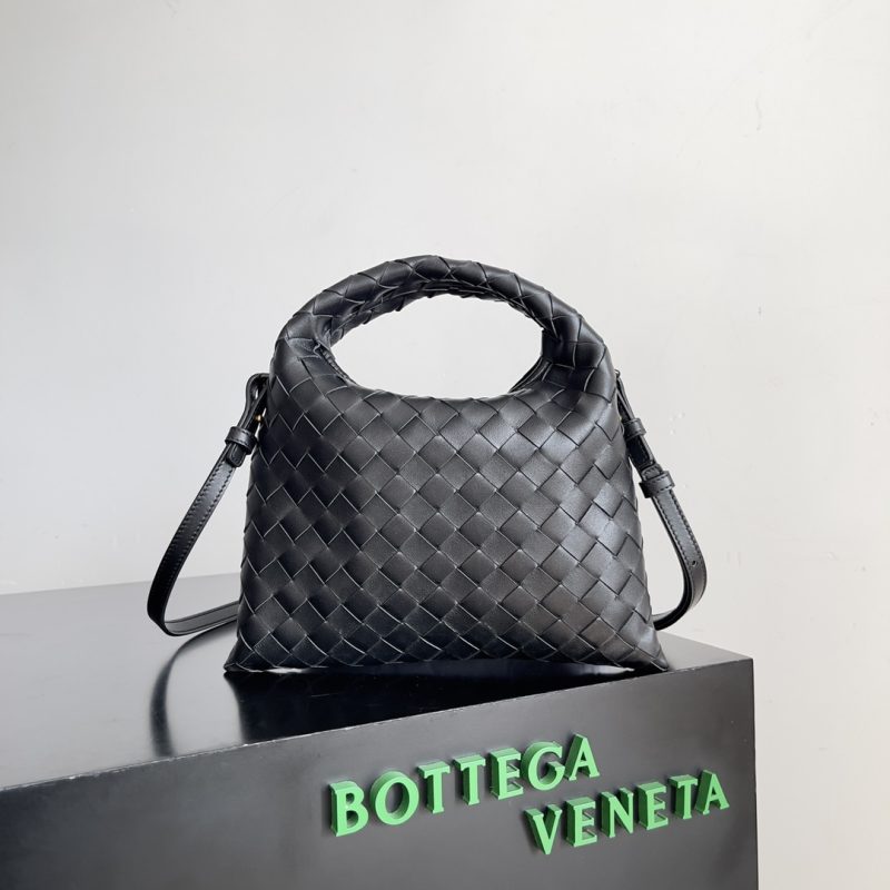 Bottega Veneta Hop Mini Black - View 2 | Intrecciato Detail